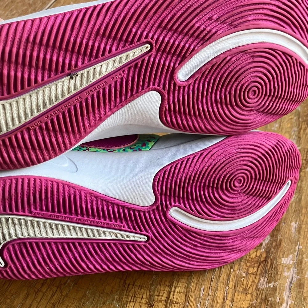 Nike Team Hustle Kids Sneakers - Pink and Teal